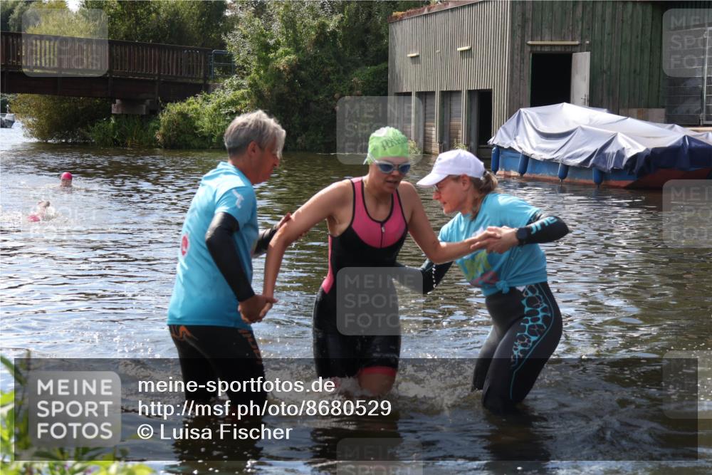 31.08.2025 - Elbe Triathlon Hamburg Luisa Fischer http://msf.ph/oto/8680529 31.08.2025 14:43:57 Schwimmen  meine-sportfotos.de