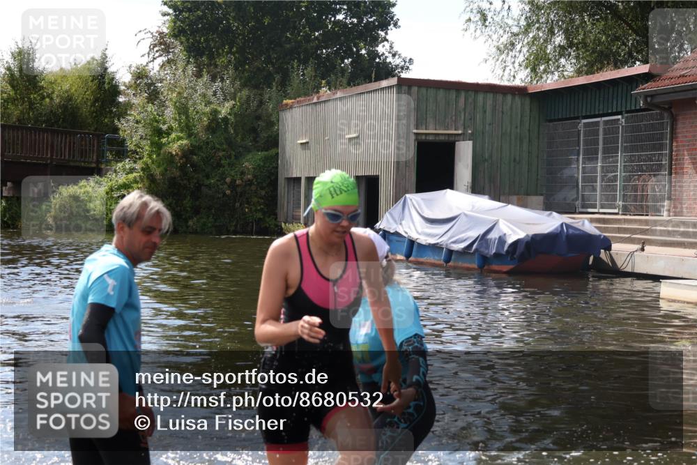 31.08.2025 - Elbe Triathlon Hamburg Luisa Fischer http://msf.ph/oto/8680532 31.08.2025 14:43:57 Schwimmen  meine-sportfotos.de