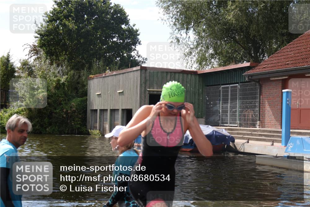 31.08.2025 - Elbe Triathlon Hamburg Luisa Fischer http://msf.ph/oto/8680534 31.08.2025 14:43:58 Schwimmen  meine-sportfotos.de