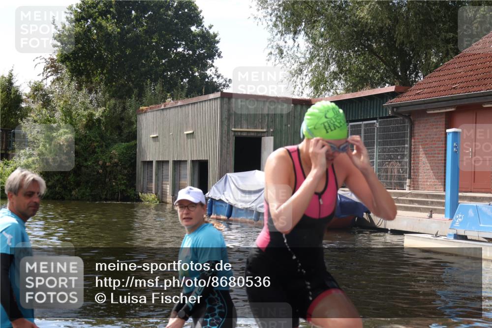 31.08.2025 - Elbe Triathlon Hamburg Luisa Fischer http://msf.ph/oto/8680536 31.08.2025 14:43:58 Schwimmen  meine-sportfotos.de