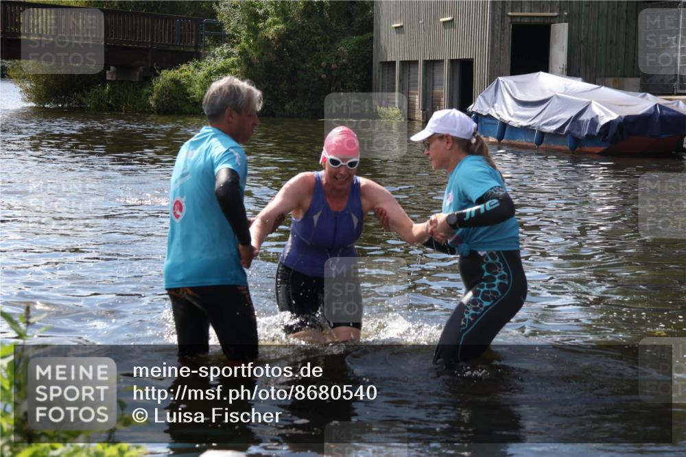 31.08.2025 - Elbe Triathlon Hamburg Luisa Fischer http://msf.ph/oto/8680540 31.08.2025 14:44:15 Schwimmen  meine-sportfotos.de