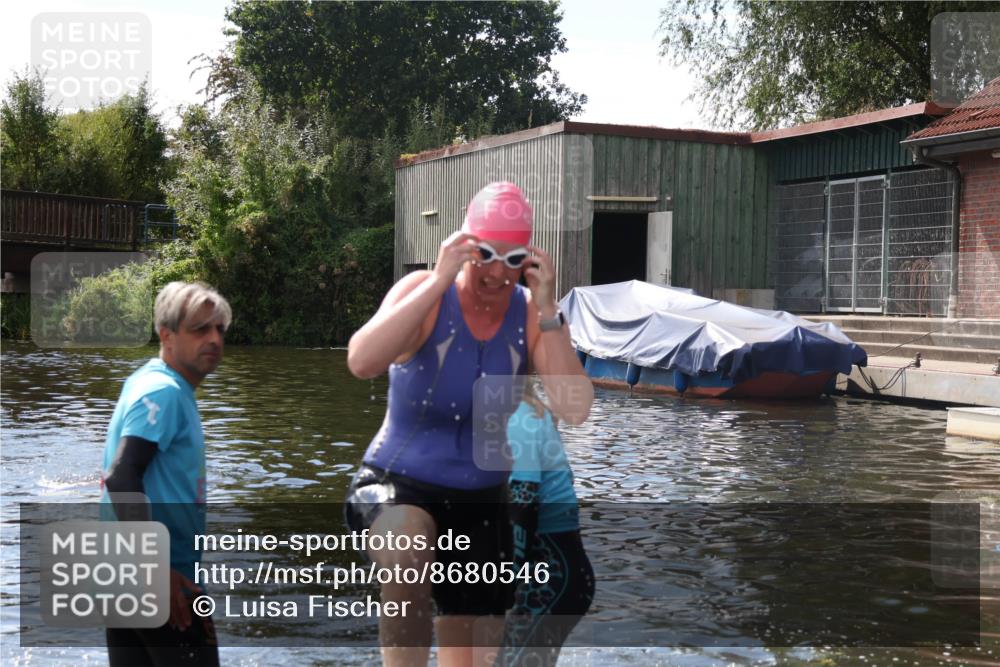 31.08.2025 - Elbe Triathlon Hamburg Luisa Fischer http://msf.ph/oto/8680546 31.08.2025 14:44:17 Schwimmen  meine-sportfotos.de