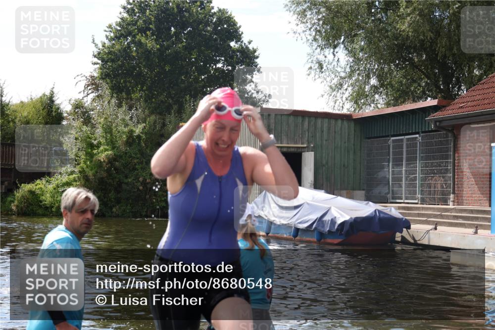31.08.2025 - Elbe Triathlon Hamburg Luisa Fischer http://msf.ph/oto/8680548 31.08.2025 14:44:17 Schwimmen  meine-sportfotos.de