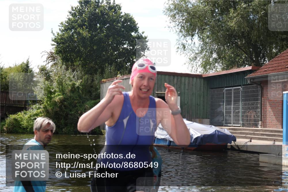 31.08.2025 - Elbe Triathlon Hamburg Luisa Fischer http://msf.ph/oto/8680549 31.08.2025 14:44:18 Schwimmen  meine-sportfotos.de