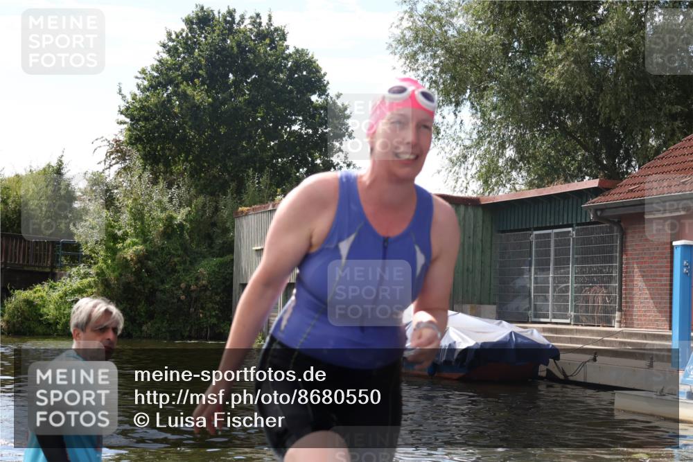 31.08.2025 - Elbe Triathlon Hamburg Luisa Fischer http://msf.ph/oto/8680550 31.08.2025 14:44:18 Schwimmen  meine-sportfotos.de