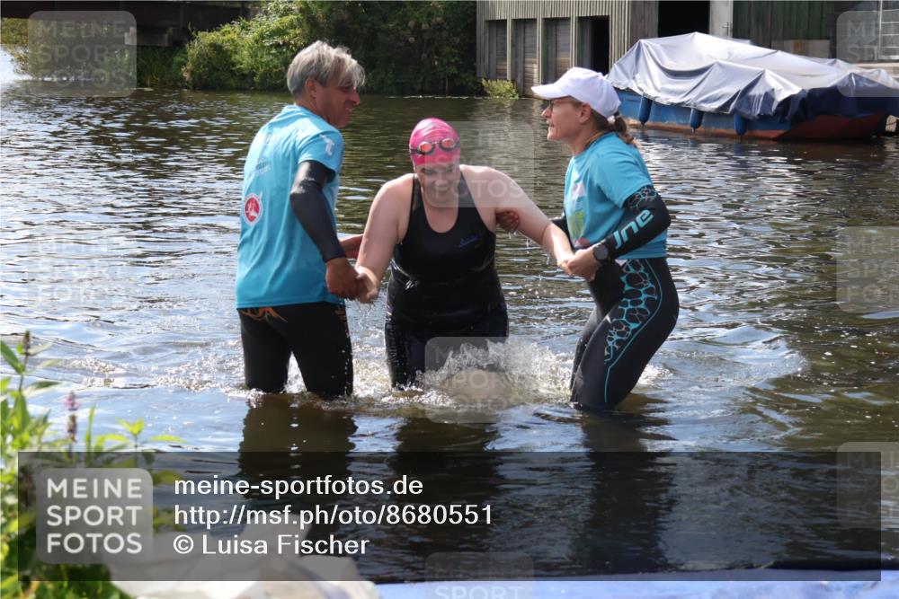 31.08.2025 - Elbe Triathlon Hamburg Luisa Fischer http://msf.ph/oto/8680551 31.08.2025 14:44:29 Schwimmen  meine-sportfotos.de