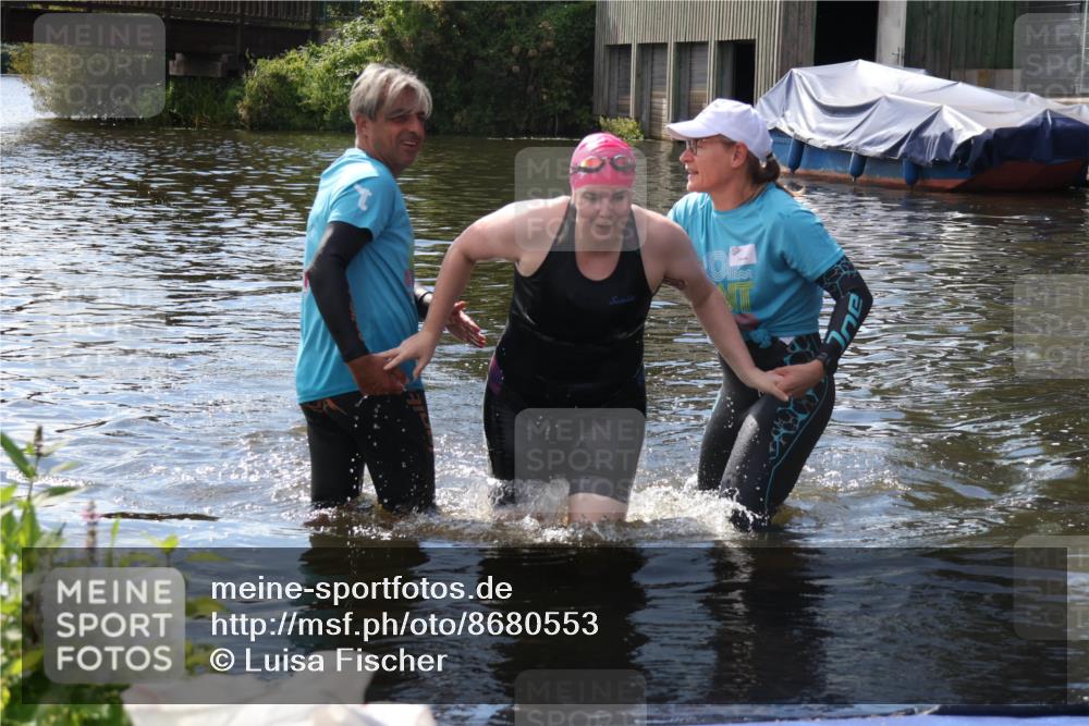 31.08.2025 - Elbe Triathlon Hamburg Luisa Fischer http://msf.ph/oto/8680553 31.08.2025 14:44:30 Schwimmen  meine-sportfotos.de