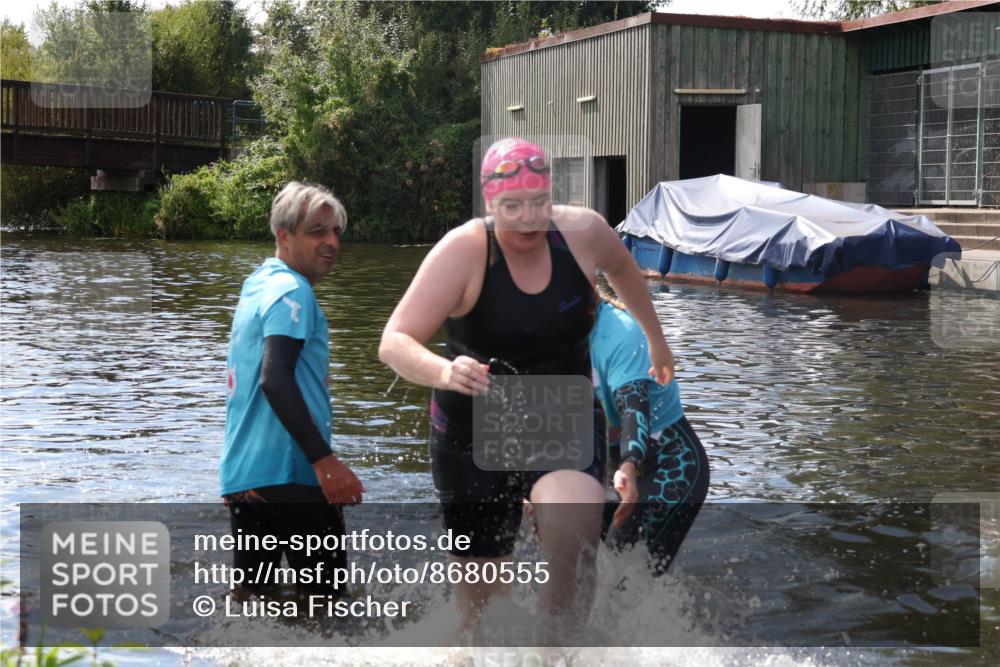 31.08.2025 - Elbe Triathlon Hamburg Luisa Fischer http://msf.ph/oto/8680555 31.08.2025 14:44:30 Schwimmen  meine-sportfotos.de