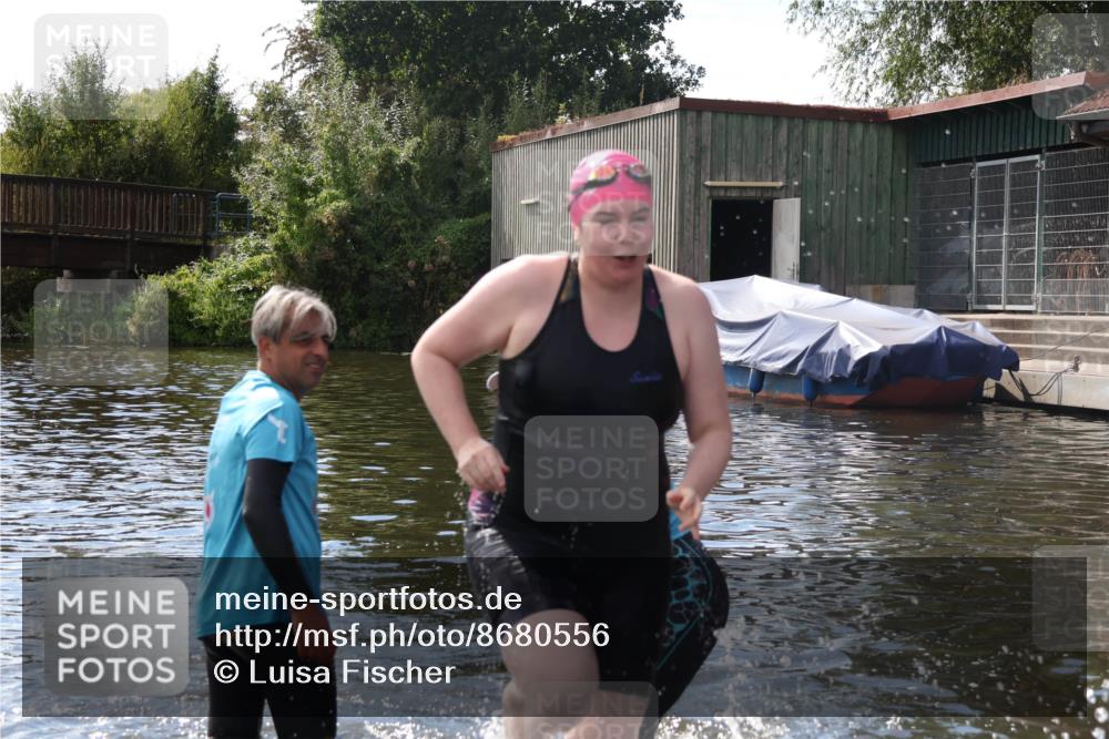 31.08.2025 - Elbe Triathlon Hamburg Luisa Fischer http://msf.ph/oto/8680556 31.08.2025 14:44:31 Schwimmen  meine-sportfotos.de