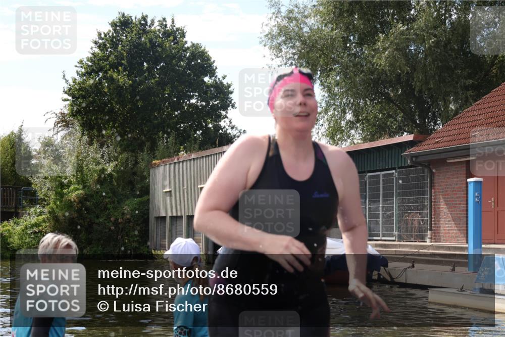 31.08.2025 - Elbe Triathlon Hamburg Luisa Fischer http://msf.ph/oto/8680559 31.08.2025 14:44:31 Schwimmen  meine-sportfotos.de