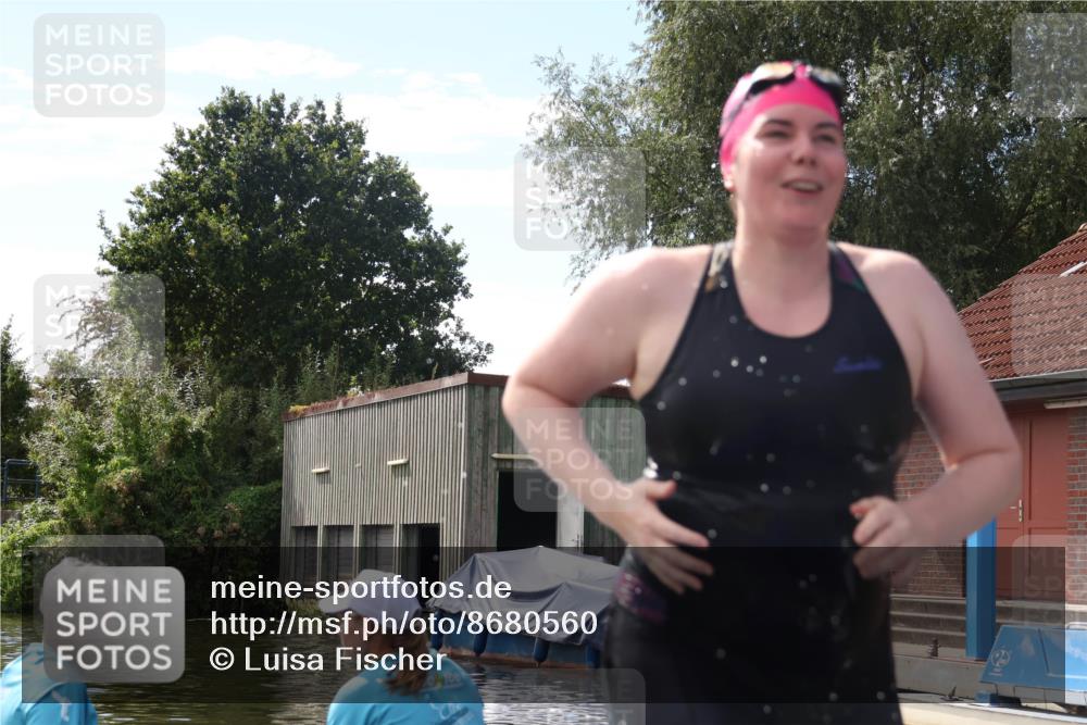 31.08.2025 - Elbe Triathlon Hamburg Luisa Fischer http://msf.ph/oto/8680560 31.08.2025 14:44:32 Schwimmen  meine-sportfotos.de