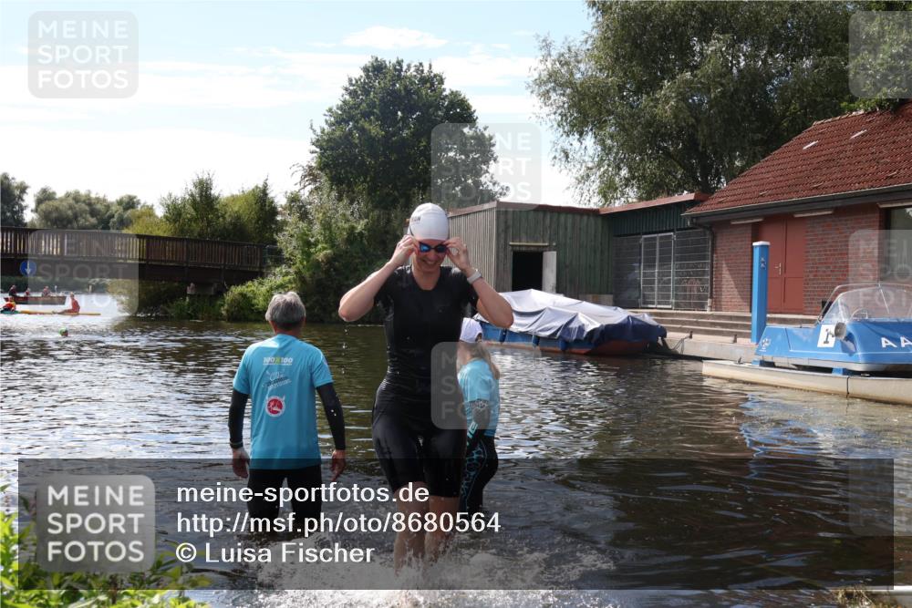 31.08.2025 - Elbe Triathlon Hamburg Luisa Fischer http://msf.ph/oto/8680564 31.08.2025 14:44:59 Schwimmen  meine-sportfotos.de