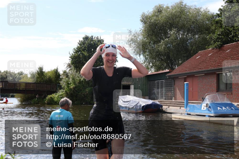 31.08.2025 - Elbe Triathlon Hamburg Luisa Fischer http://msf.ph/oto/8680567 31.08.2025 14:45:00 Schwimmen  meine-sportfotos.de