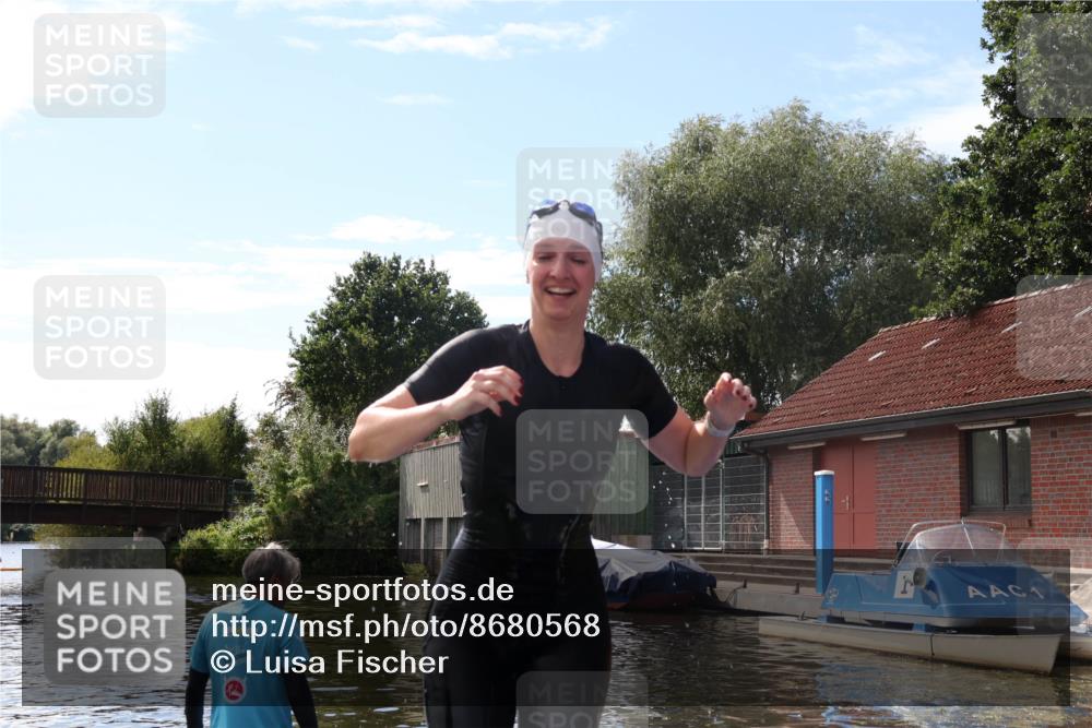 31.08.2025 - Elbe Triathlon Hamburg Luisa Fischer http://msf.ph/oto/8680568 31.08.2025 14:45:01 Schwimmen  meine-sportfotos.de