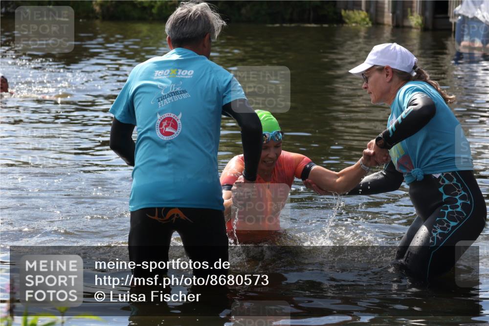 31.08.2025 - Elbe Triathlon Hamburg Luisa Fischer http://msf.ph/oto/8680573 31.08.2025 14:45:53 Schwimmen  meine-sportfotos.de