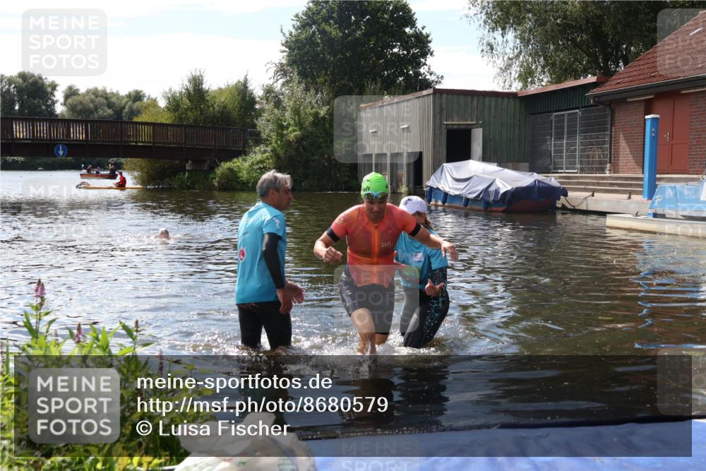 31.08.2025 - Elbe Triathlon Hamburg Luisa Fischer http://msf.ph/oto/8680579 31.08.2025 14:45:54 Schwimmen  meine-sportfotos.de