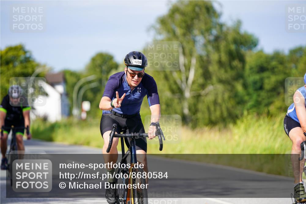 31.08.2025 - Elbe Triathlon Hamburg Michael Burmester http://msf.ph/oto/8680584 31.08.2025 10:44:21 Radfahren 1038, 1277, 1318, 1322 meine-sportfotos.de