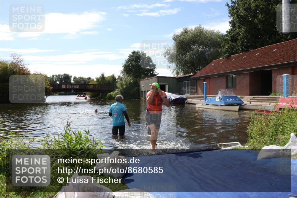 31.08.2025 - Elbe Triathlon Hamburg Luisa Fischer http://msf.ph/oto/8680585 31.08.2025 14:45:56 Schwimmen  meine-sportfotos.de