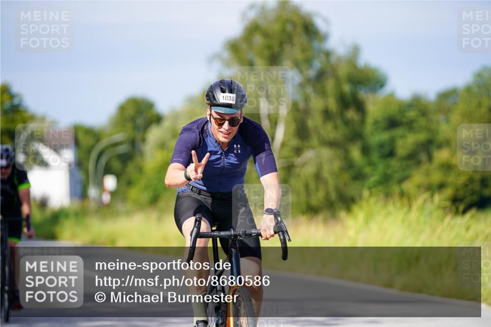 31.08.2025 - Elbe Triathlon Hamburg Michael Burmester http://msf.ph/oto/8680586 31.08.2025 10:44:21 Radfahren 1038, 1277, 1318, 1322 meine-sportfotos.de