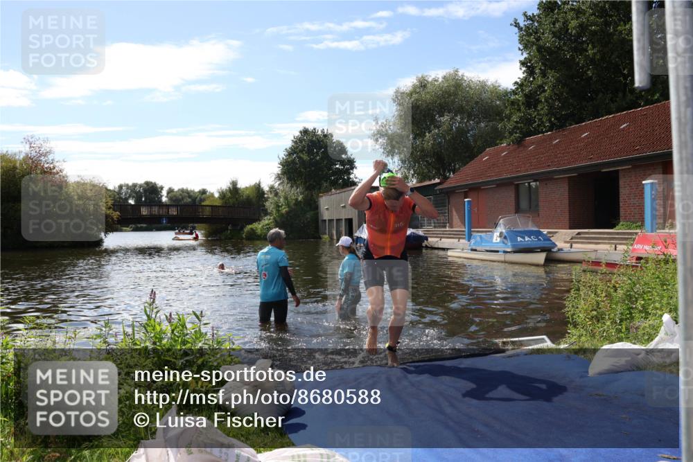 31.08.2025 - Elbe Triathlon Hamburg Luisa Fischer http://msf.ph/oto/8680588 31.08.2025 14:45:56 Schwimmen  meine-sportfotos.de