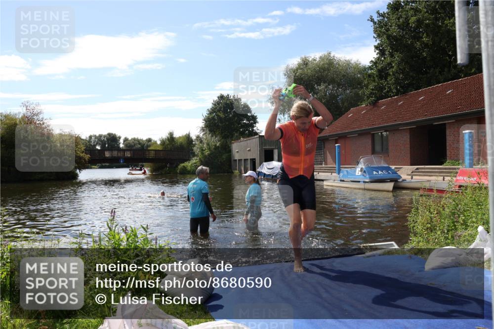 31.08.2025 - Elbe Triathlon Hamburg Luisa Fischer http://msf.ph/oto/8680590 31.08.2025 14:45:57 Schwimmen  meine-sportfotos.de