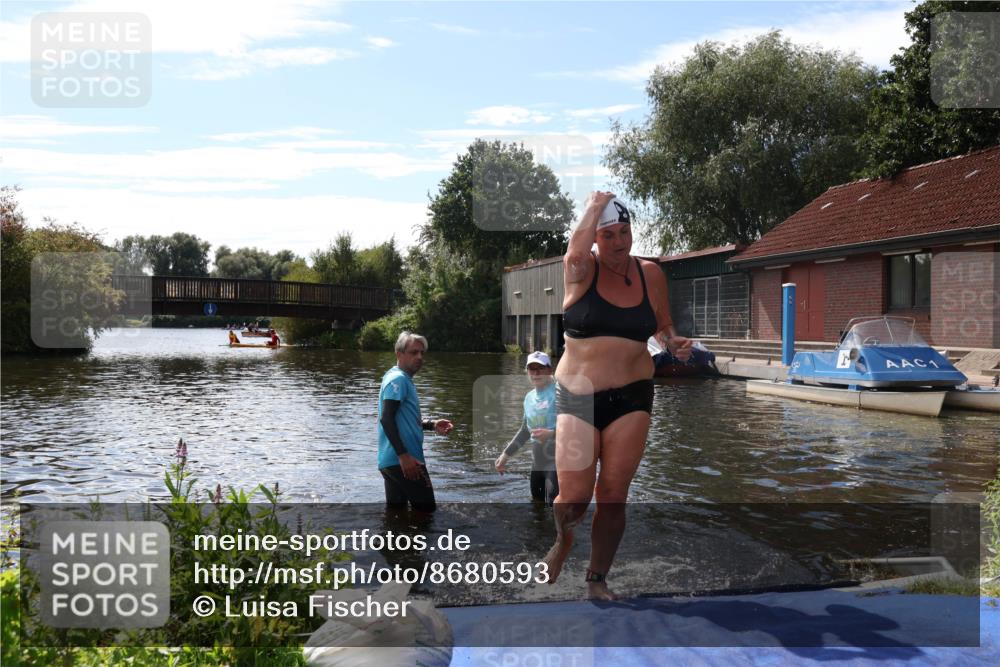 31.08.2025 - Elbe Triathlon Hamburg Luisa Fischer http://msf.ph/oto/8680593 31.08.2025 14:46:12 Schwimmen  meine-sportfotos.de