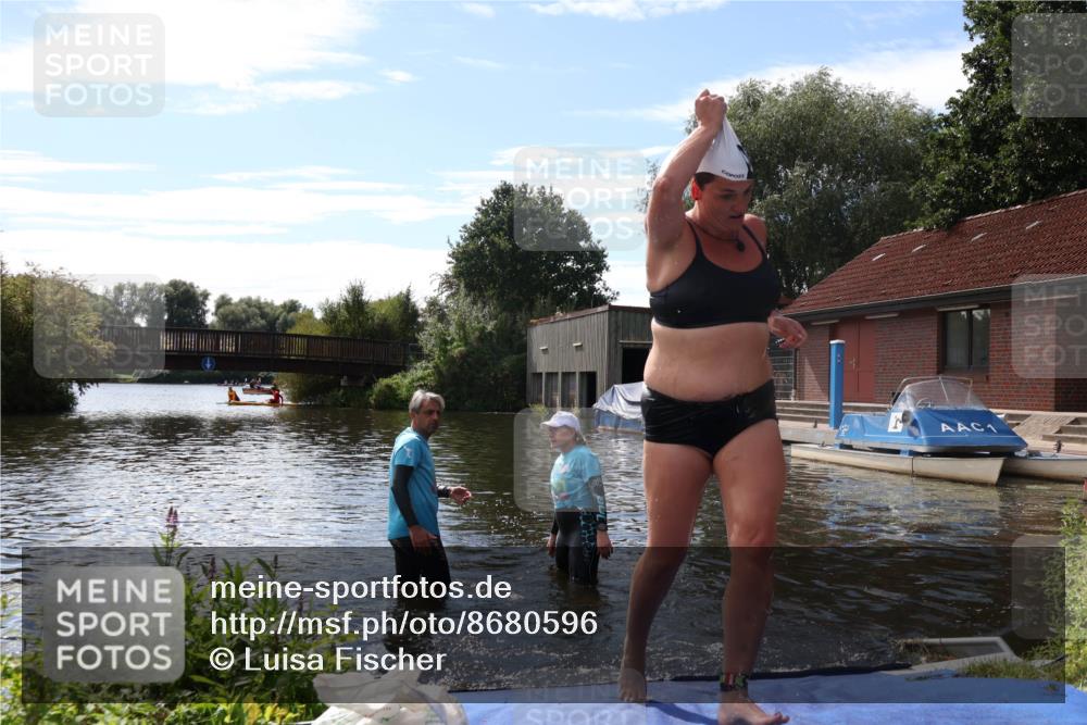 31.08.2025 - Elbe Triathlon Hamburg Luisa Fischer http://msf.ph/oto/8680596 31.08.2025 14:46:13 Schwimmen  meine-sportfotos.de