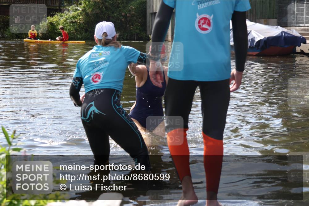 31.08.2025 - Elbe Triathlon Hamburg Luisa Fischer http://msf.ph/oto/8680599 31.08.2025 14:49:04 Schwimmen  meine-sportfotos.de