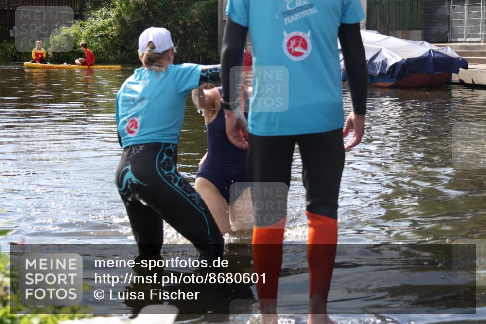 31.08.2025 - Elbe Triathlon Hamburg Luisa Fischer http://msf.ph/oto/8680601 31.08.2025 14:49:04 Schwimmen  meine-sportfotos.de