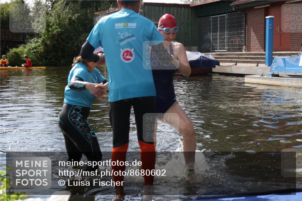 31.08.2025 - Elbe Triathlon Hamburg Luisa Fischer http://msf.ph/oto/8680602 31.08.2025 14:49:06 Schwimmen  meine-sportfotos.de