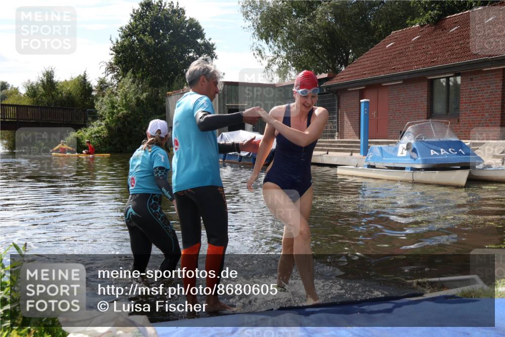 31.08.2025 - Elbe Triathlon Hamburg Luisa Fischer http://msf.ph/oto/8680605 31.08.2025 14:49:07 Schwimmen  meine-sportfotos.de