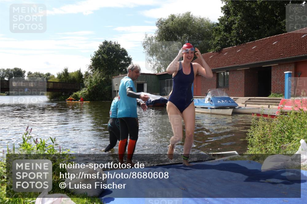 31.08.2025 - Elbe Triathlon Hamburg Luisa Fischer http://msf.ph/oto/8680608 31.08.2025 14:49:08 Schwimmen  meine-sportfotos.de