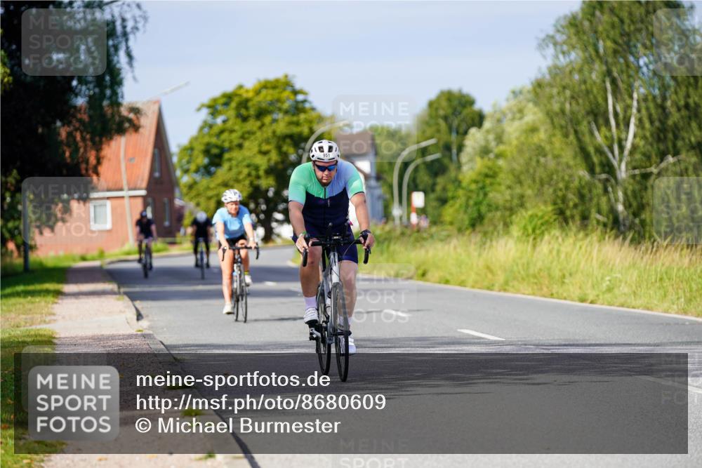 31.08.2025 - Elbe Triathlon Hamburg Michael Burmester http://msf.ph/oto/8680609 31.08.2025 10:44:31 Radfahren 782, 905, 951, 1313, 1322 meine-sportfotos.de