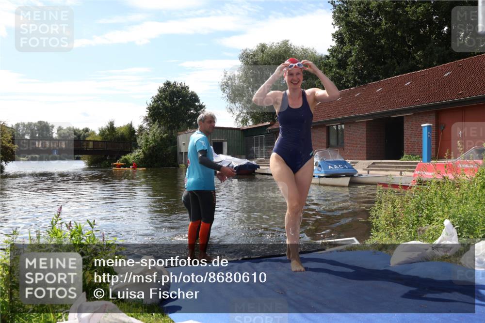 31.08.2025 - Elbe Triathlon Hamburg Luisa Fischer http://msf.ph/oto/8680610 31.08.2025 14:49:08 Schwimmen  meine-sportfotos.de