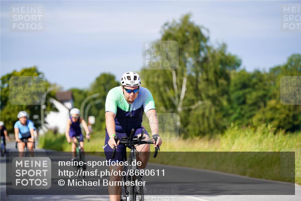 31.08.2025 - Elbe Triathlon Hamburg Michael Burmester http://msf.ph/oto/8680611 31.08.2025 10:44:32 Radfahren 782, 905, 951, 1307, 1313 meine-sportfotos.de
