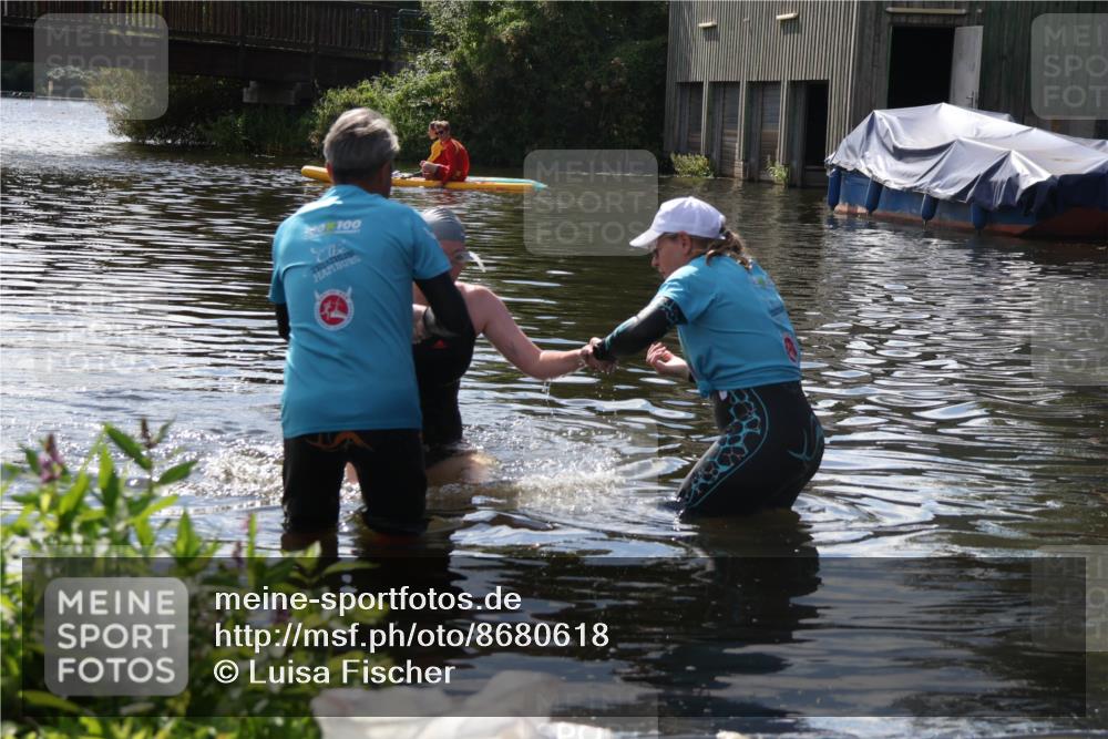 31.08.2025 - Elbe Triathlon Hamburg Luisa Fischer http://msf.ph/oto/8680618 31.08.2025 14:51:45 Schwimmen  meine-sportfotos.de