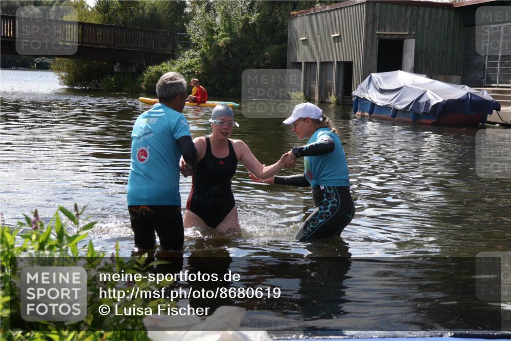 31.08.2025 - Elbe Triathlon Hamburg Luisa Fischer http://msf.ph/oto/8680619 31.08.2025 14:51:46 Schwimmen  meine-sportfotos.de