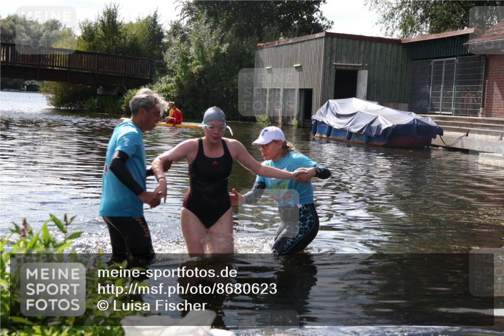 31.08.2025 - Elbe Triathlon Hamburg Luisa Fischer http://msf.ph/oto/8680623 31.08.2025 14:51:46 Schwimmen  meine-sportfotos.de