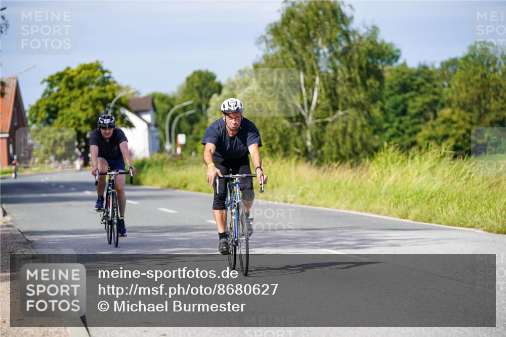 31.08.2025 - Elbe Triathlon Hamburg Michael Burmester http://msf.ph/oto/8680627 31.08.2025 10:44:38 Radfahren 782, 905, 1307 meine-sportfotos.de
