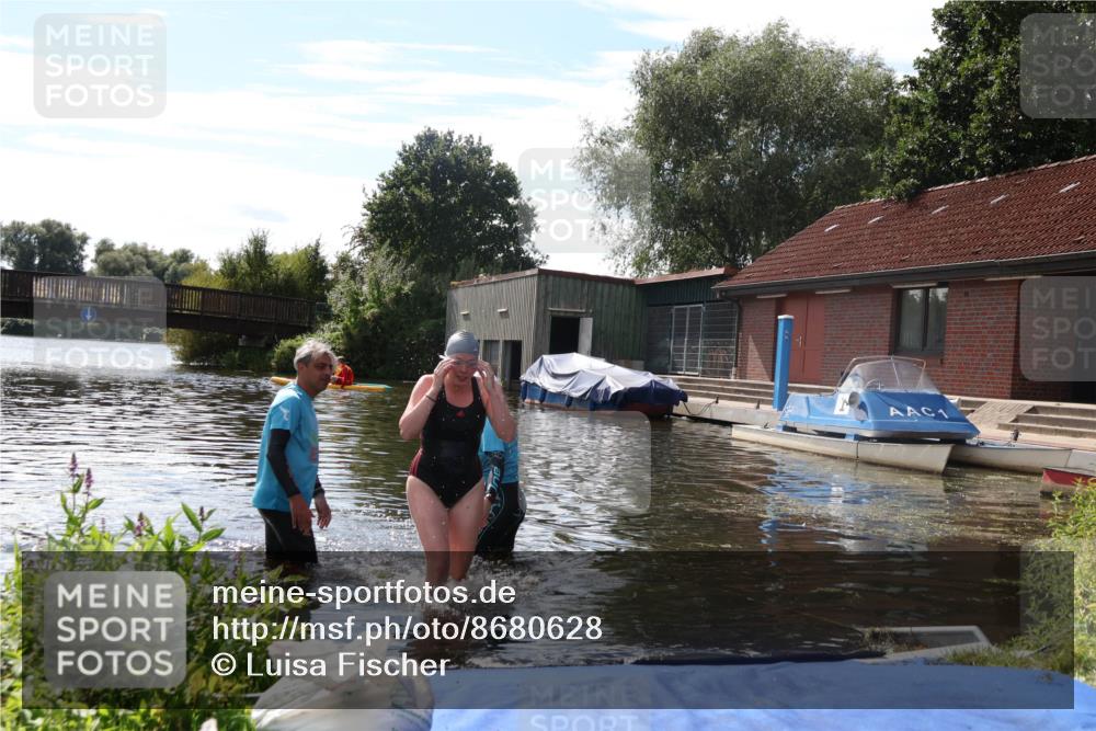 31.08.2025 - Elbe Triathlon Hamburg Luisa Fischer http://msf.ph/oto/8680628 31.08.2025 14:51:47 Schwimmen  meine-sportfotos.de