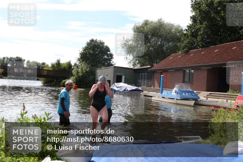 31.08.2025 - Elbe Triathlon Hamburg Luisa Fischer http://msf.ph/oto/8680630 31.08.2025 14:51:48 Schwimmen  meine-sportfotos.de