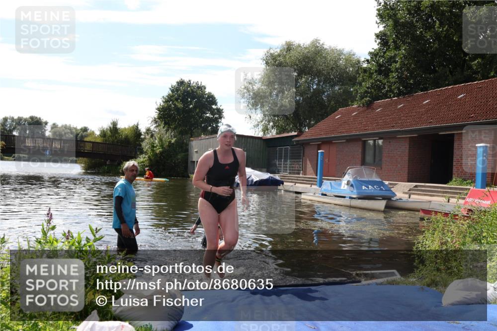 31.08.2025 - Elbe Triathlon Hamburg Luisa Fischer http://msf.ph/oto/8680635 31.08.2025 14:51:49 Schwimmen  meine-sportfotos.de