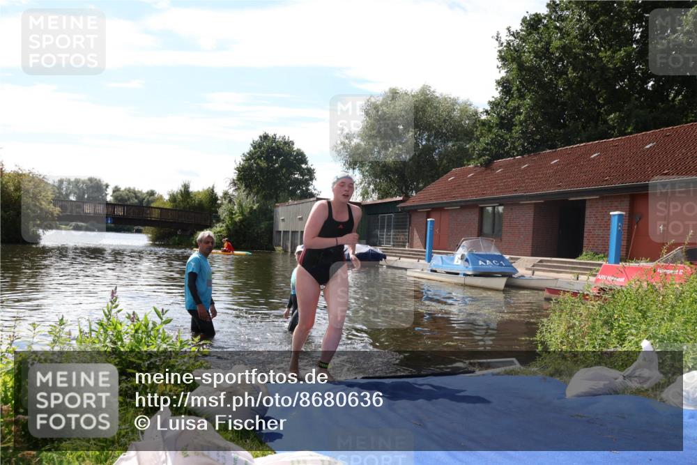 31.08.2025 - Elbe Triathlon Hamburg Luisa Fischer http://msf.ph/oto/8680636 31.08.2025 14:51:49 Schwimmen  meine-sportfotos.de