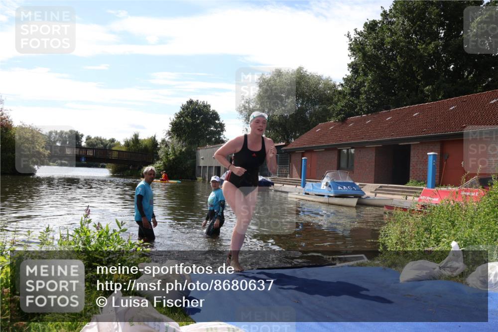 31.08.2025 - Elbe Triathlon Hamburg Luisa Fischer http://msf.ph/oto/8680637 31.08.2025 14:51:49 Schwimmen  meine-sportfotos.de
