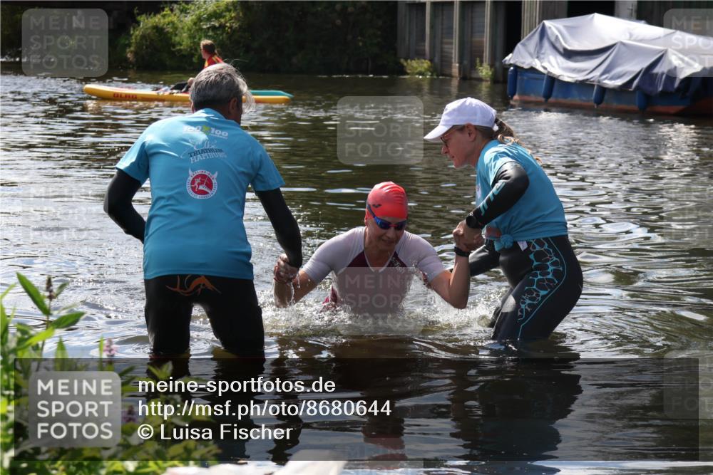 31.08.2025 - Elbe Triathlon Hamburg Luisa Fischer http://msf.ph/oto/8680644 31.08.2025 14:53:22 Schwimmen  meine-sportfotos.de