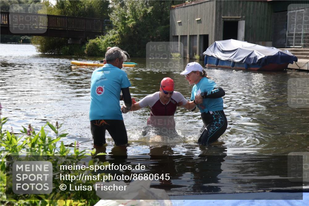 31.08.2025 - Elbe Triathlon Hamburg Luisa Fischer http://msf.ph/oto/8680645 31.08.2025 14:53:22 Schwimmen  meine-sportfotos.de