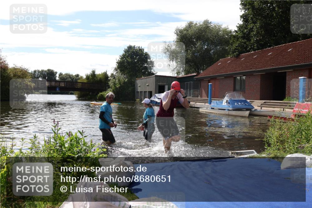 31.08.2025 - Elbe Triathlon Hamburg Luisa Fischer http://msf.ph/oto/8680651 31.08.2025 14:53:24 Schwimmen  meine-sportfotos.de