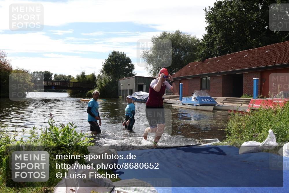 31.08.2025 - Elbe Triathlon Hamburg Luisa Fischer http://msf.ph/oto/8680652 31.08.2025 14:53:24 Schwimmen  meine-sportfotos.de