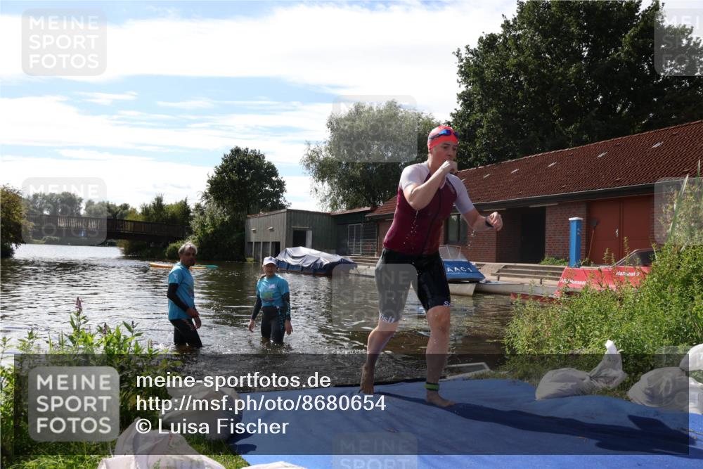 31.08.2025 - Elbe Triathlon Hamburg Luisa Fischer http://msf.ph/oto/8680654 31.08.2025 14:53:25 Schwimmen  meine-sportfotos.de