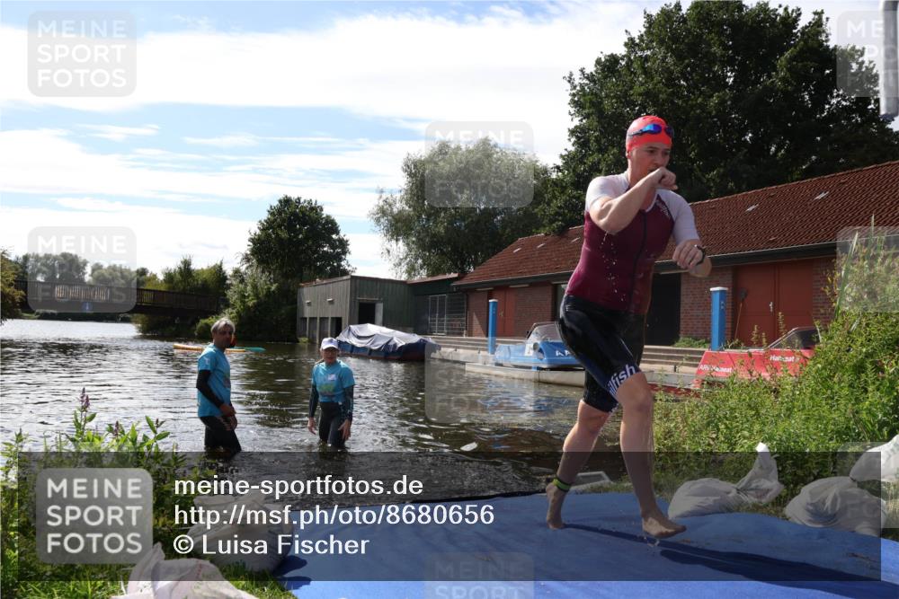 31.08.2025 - Elbe Triathlon Hamburg Luisa Fischer http://msf.ph/oto/8680656 31.08.2025 14:53:25 Schwimmen  meine-sportfotos.de